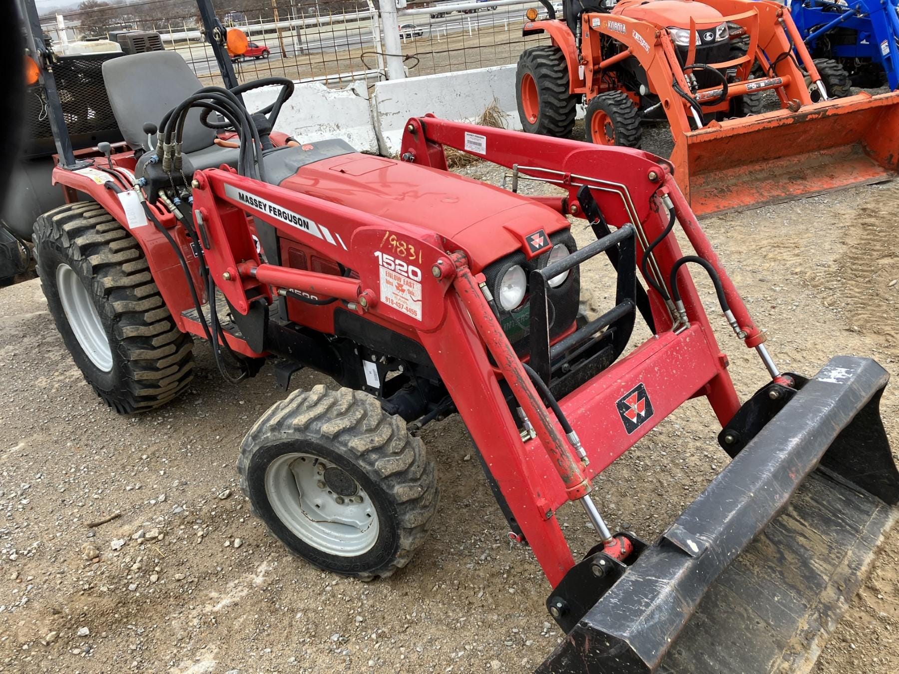 Main image Massey Ferguson 1528