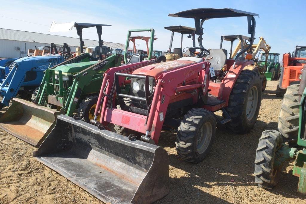Massey Ferguson 1533 Equipment Image0