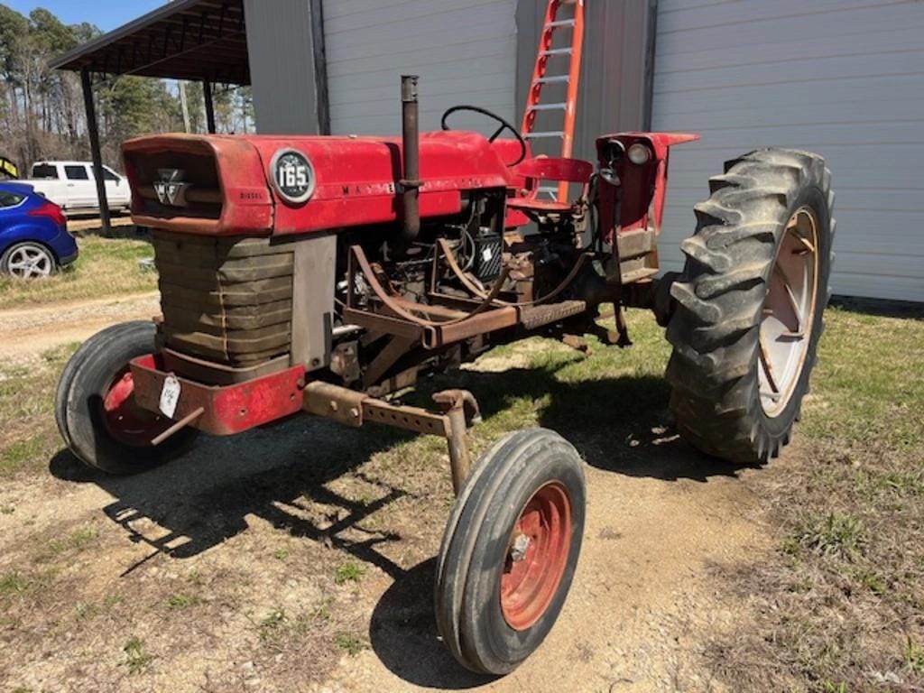 Massey Ferguson 165 Equipment Image0