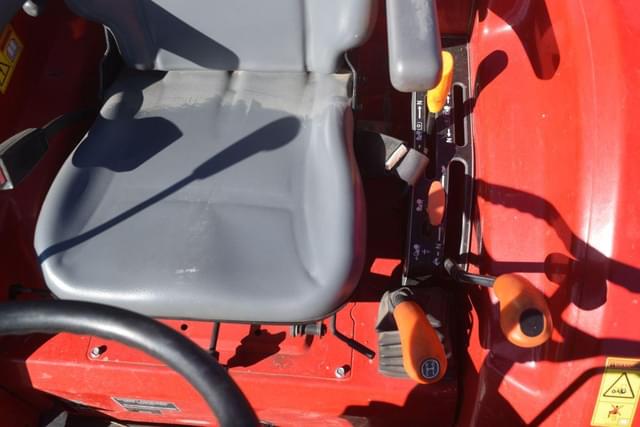 Image of Massey Ferguson 1652 equipment image 4