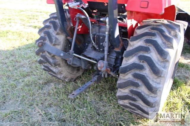 Image of Massey Ferguson 1734E equipment image 4