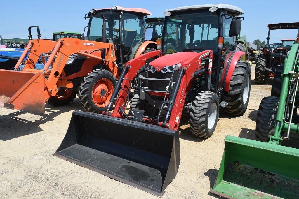 Image of Massey Ferguson 1735M Primary image