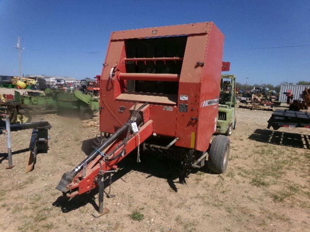 Massey Ferguson 1745 Equipment Image0
