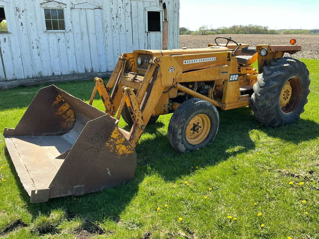 Image of Massey Ferguson 2200 Primary image