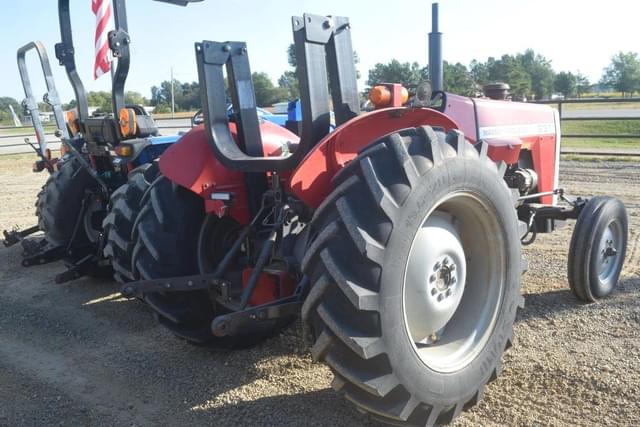 Image of Massey Ferguson 231 equipment image 2
