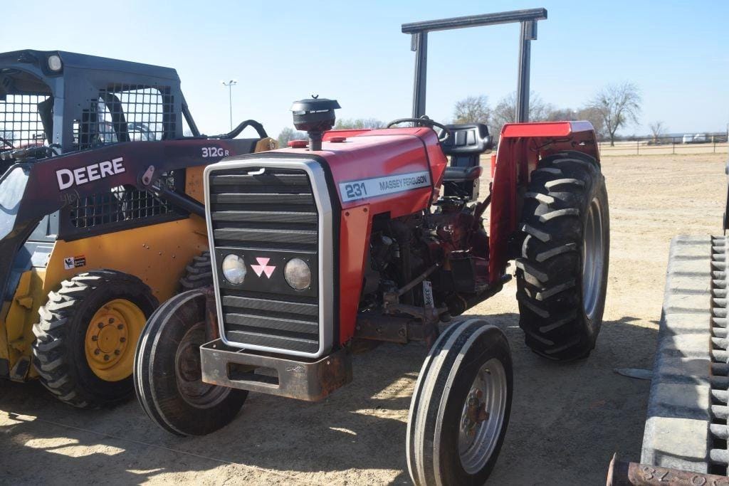 Massey Ferguson 231 Equipment Image0
