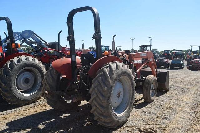 Image of Massey Ferguson 231 equipment image 2
