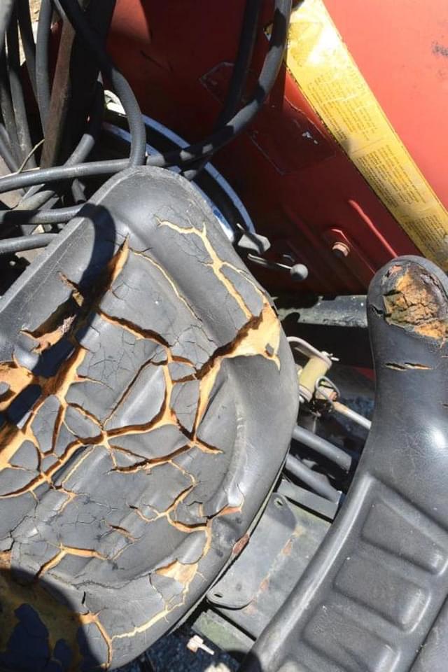 Image of Massey Ferguson 231 equipment image 4