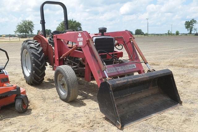 Image of Massey Ferguson 231 equipment image 3