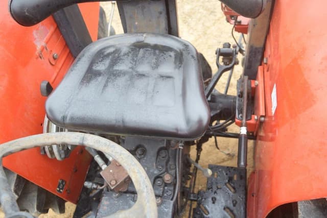 Image of Massey Ferguson 231S equipment image 4