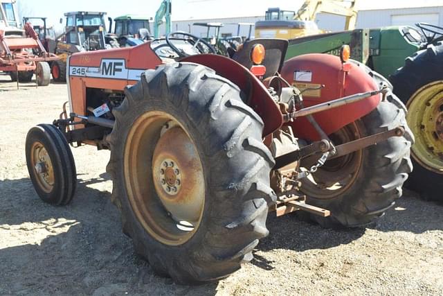 Image of Massey Ferguson 245 equipment image 1