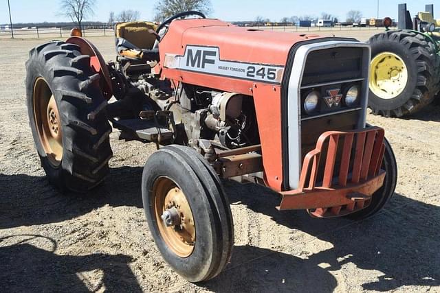 Image of Massey Ferguson 245 equipment image 3