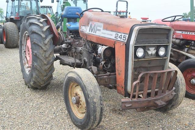 Image of Massey Ferguson 245 equipment image 3