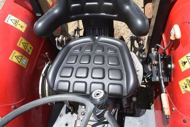 Image of Massey Ferguson 2605 equipment image 4