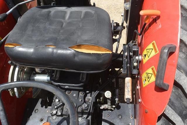 Image of Massey Ferguson 2605 equipment image 4