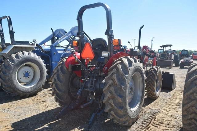 Image of Massey Ferguson 2606H equipment image 2