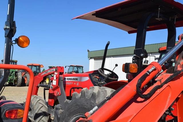 Image of Massey Ferguson 2607H equipment image 1