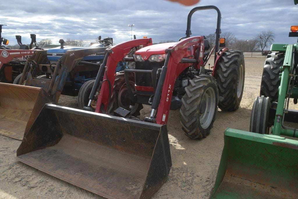 Massey Ferguson 2635 Equipment Image0