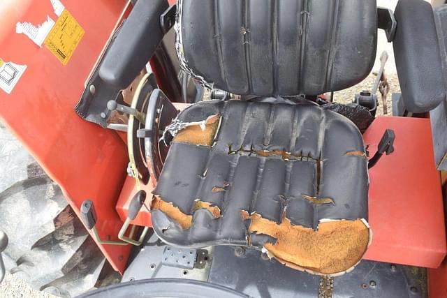 Image of Massey Ferguson 271XE equipment image 4