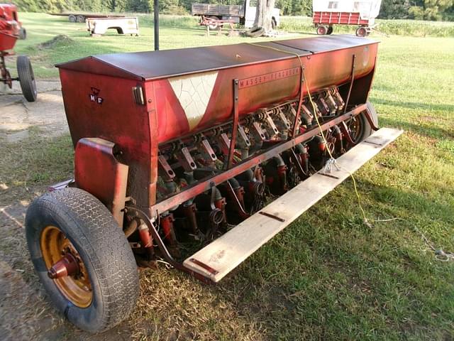 Image of Massey Ferguson 33 equipment image 2