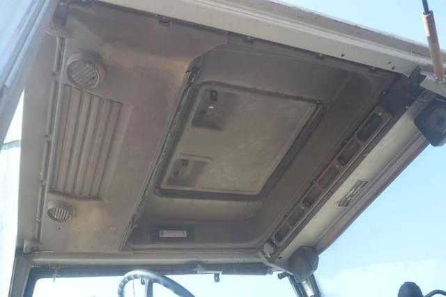 Image of Massey Ferguson 3505 equipment image 4