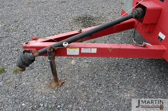 Image of Massey Ferguson 3722 equipment image 4