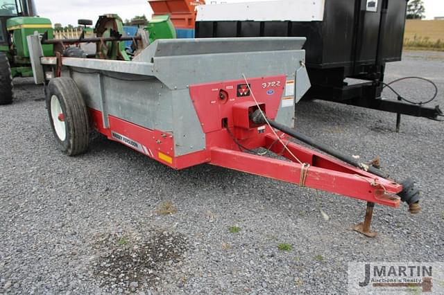 Image of Massey Ferguson 3722 equipment image 1