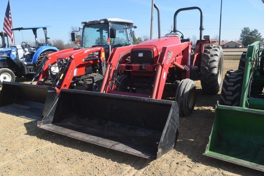 Image of Massey Ferguson 4233 Primary image