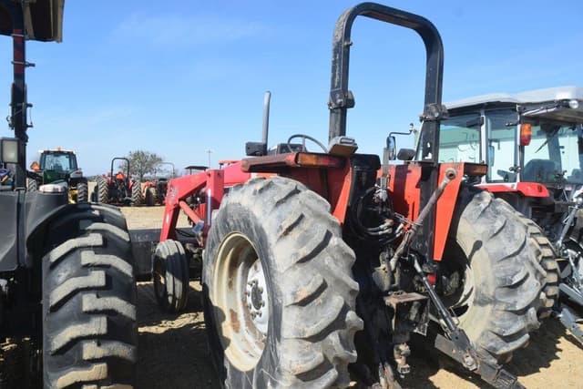 Image of Massey Ferguson 4233 equipment image 1