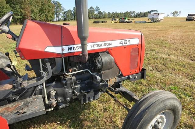 Image of Massey Ferguson 451 equipment image 3