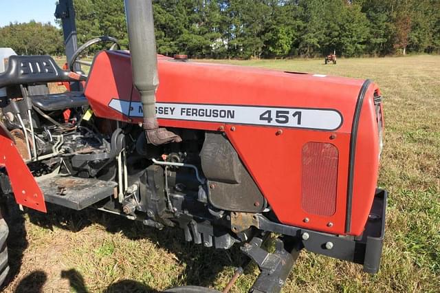 Image of Massey Ferguson 451 equipment image 2