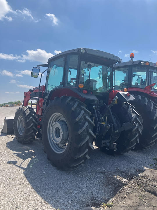 Image of Massey Ferguson 5711D equipment image 1