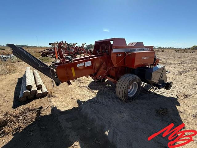 Image of Massey Ferguson 1841 equipment image 3