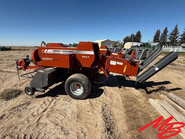 Image of Massey Ferguson 1841 equipment image 1