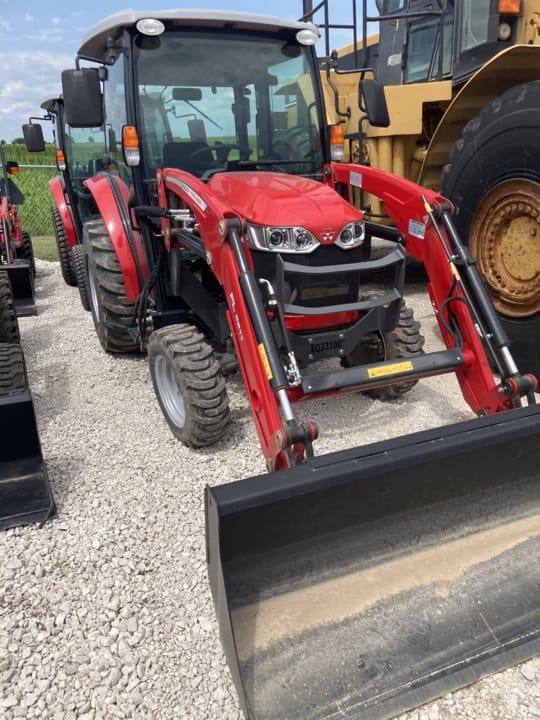 2022 Massey Ferguson 1835M Equipment Image0