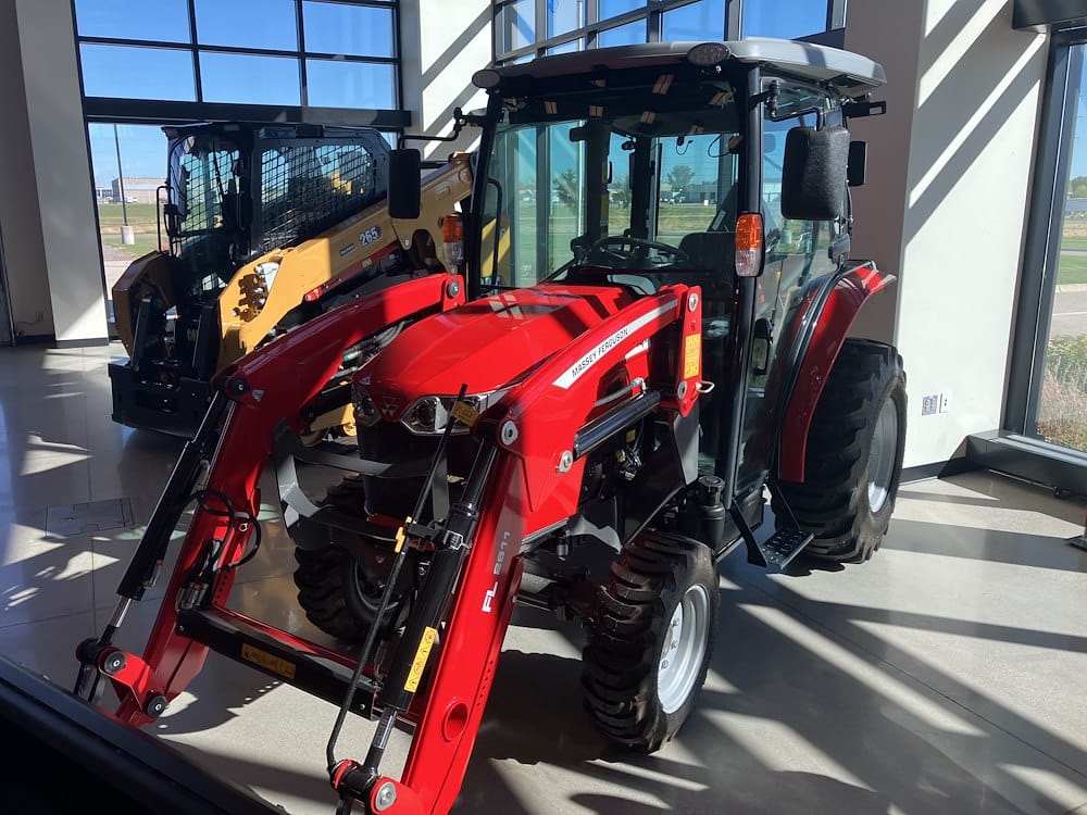 2022 Massey Ferguson 1840M Equipment Image0