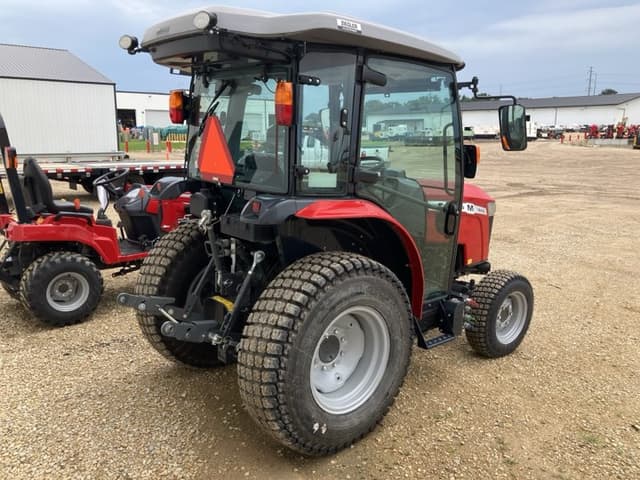 Image of Massey Ferguson 1840M equipment image 3