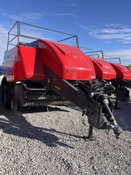 2022 Massey Ferguson 2270XD Equipment Image0