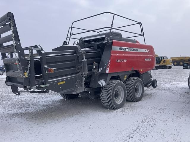 Image of Massey Ferguson 2270XD equipment image 3