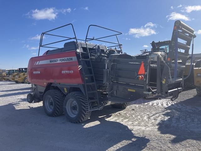 Image of Massey Ferguson 2270XD equipment image 3