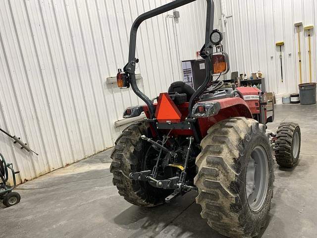 Image of Massey Ferguson 2850M equipment image 4