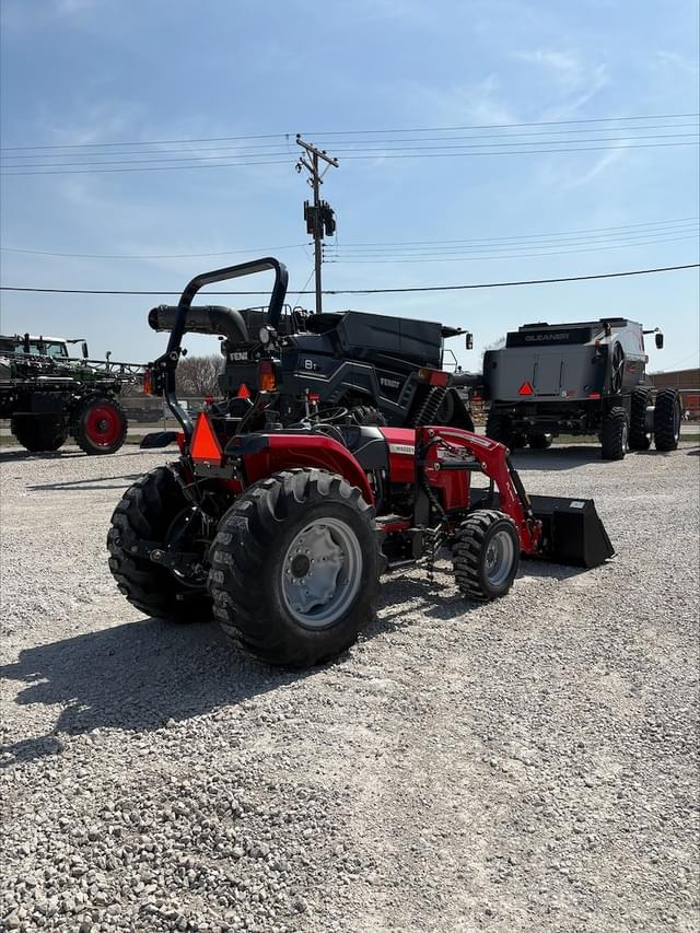 Image of Massey Ferguson 2850M equipment image 4