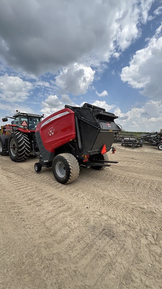 Image of Massey Ferguson RB4160V equipment image 3