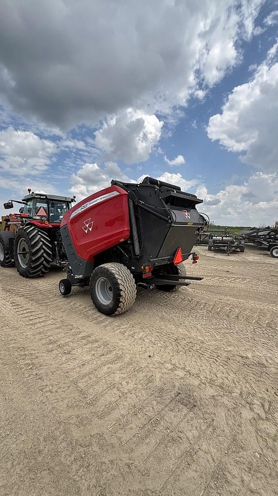 Image of Massey Ferguson RB4160V equipment image 2
