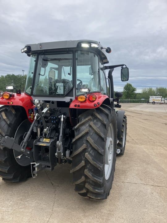 Image of Massey Ferguson 5S.135 equipment image 2