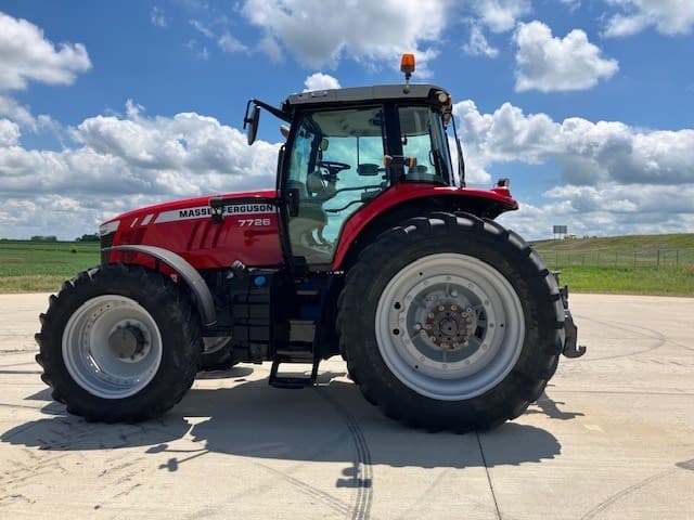 Image of Massey Ferguson 7726 equipment image 1
