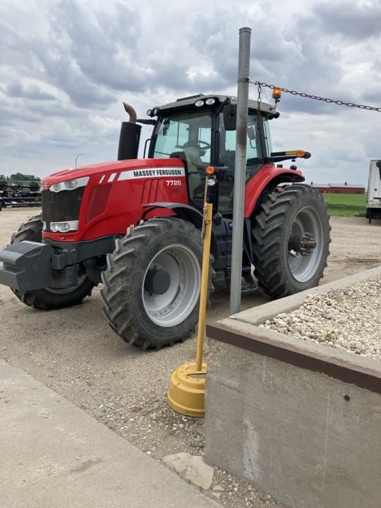 Image of Massey Ferguson 7726 equipment image 2