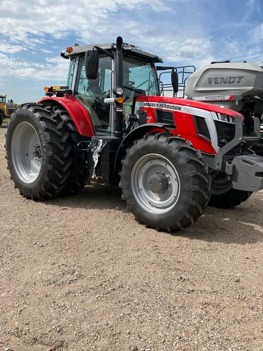 Image of Massey Ferguson 7S.210 equipment image 2