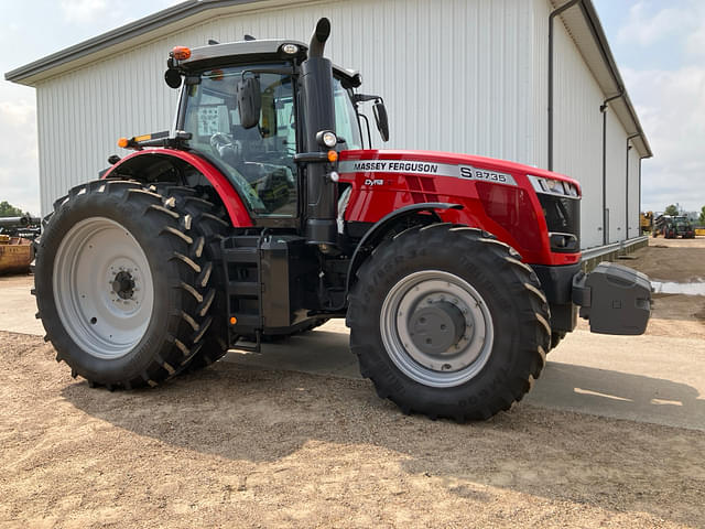 Image of Massey Ferguson 8735S equipment image 4