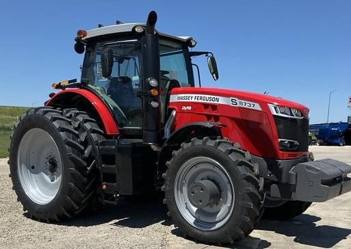 Image of Massey Ferguson 8737S equipment image 2